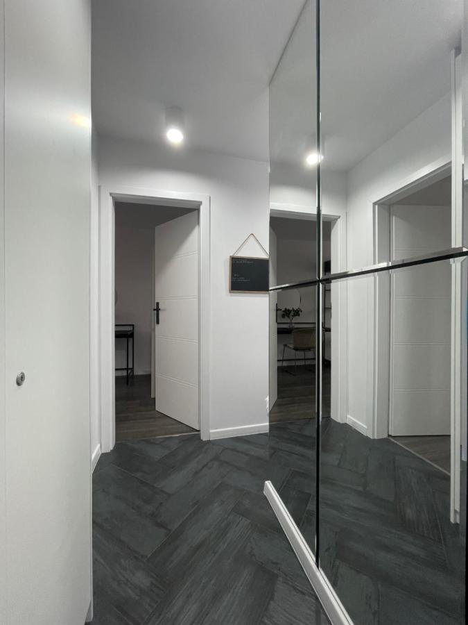 Апартаменты Cozy Apart - Self Check-In 24H Вроцлав Экстерьер фото